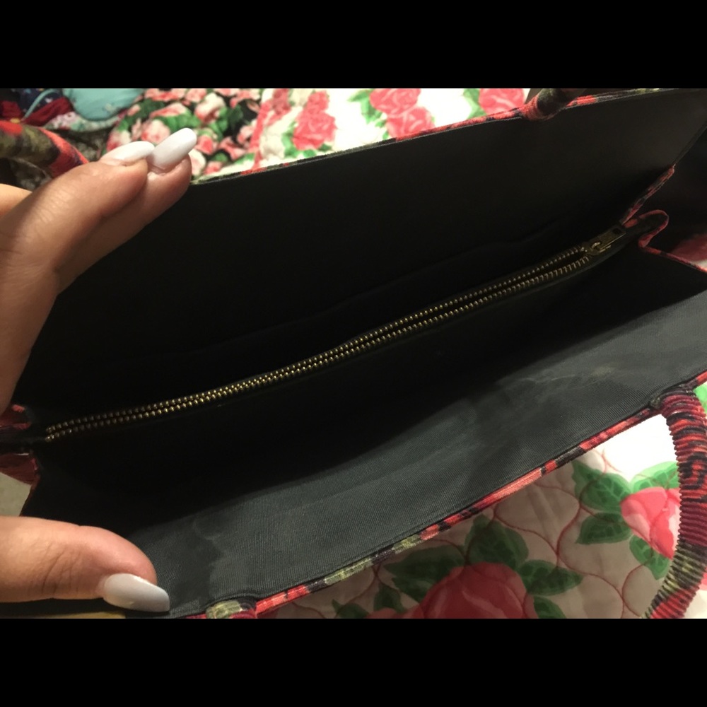 🌹Beautiful Vintage Roses Purse🌹 - Picture 2 of 3